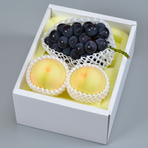 岡山県産 桃2玉＆ニューピオーネ秀品1房
